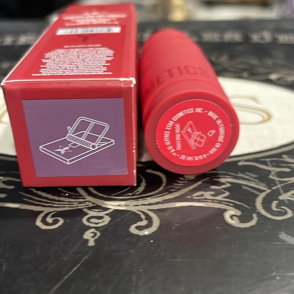 Jeffree Star Velvet Trap Lipstick In The Color Mouse Trap - Picture 2 of 4